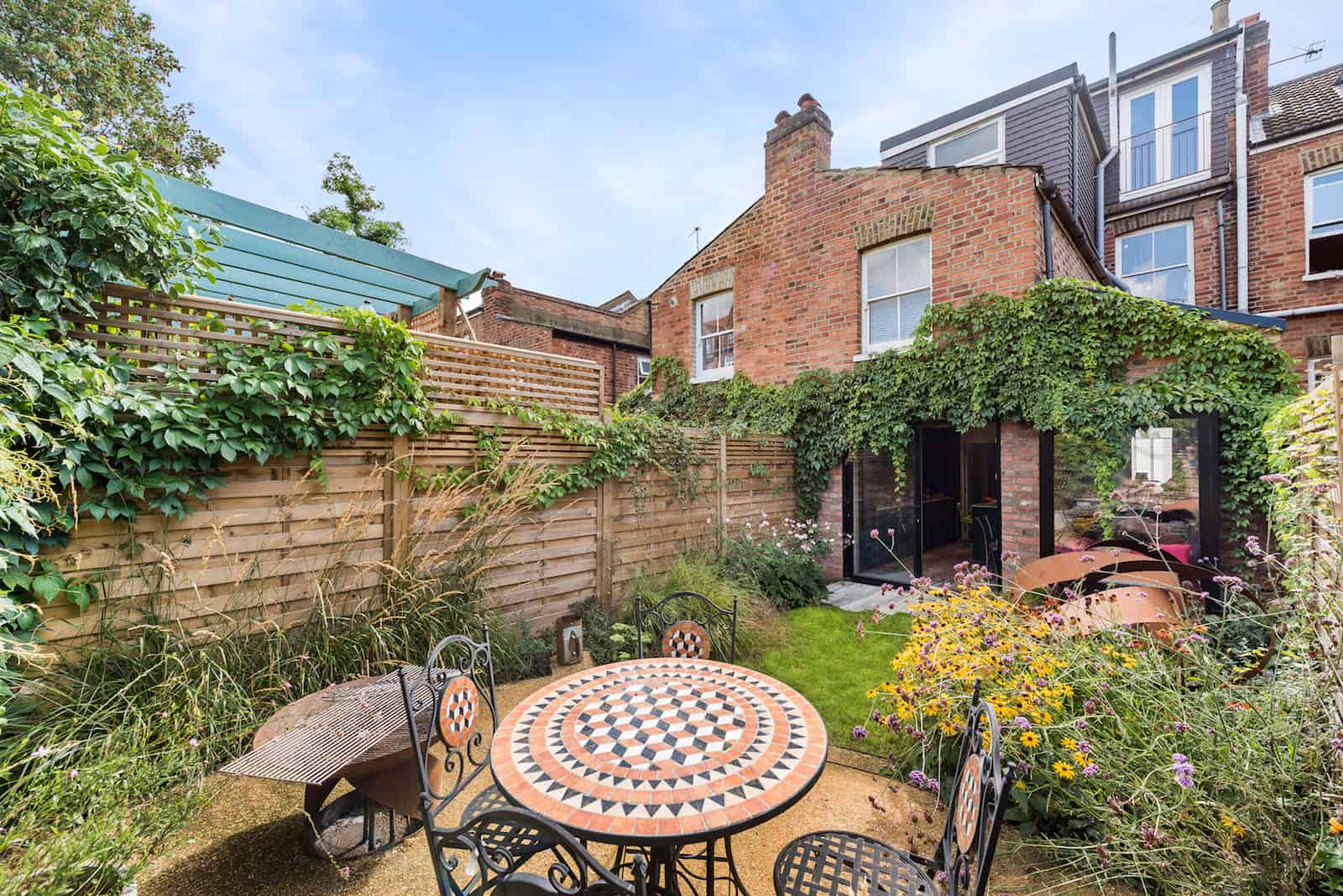 Mediterranean style gardens north london