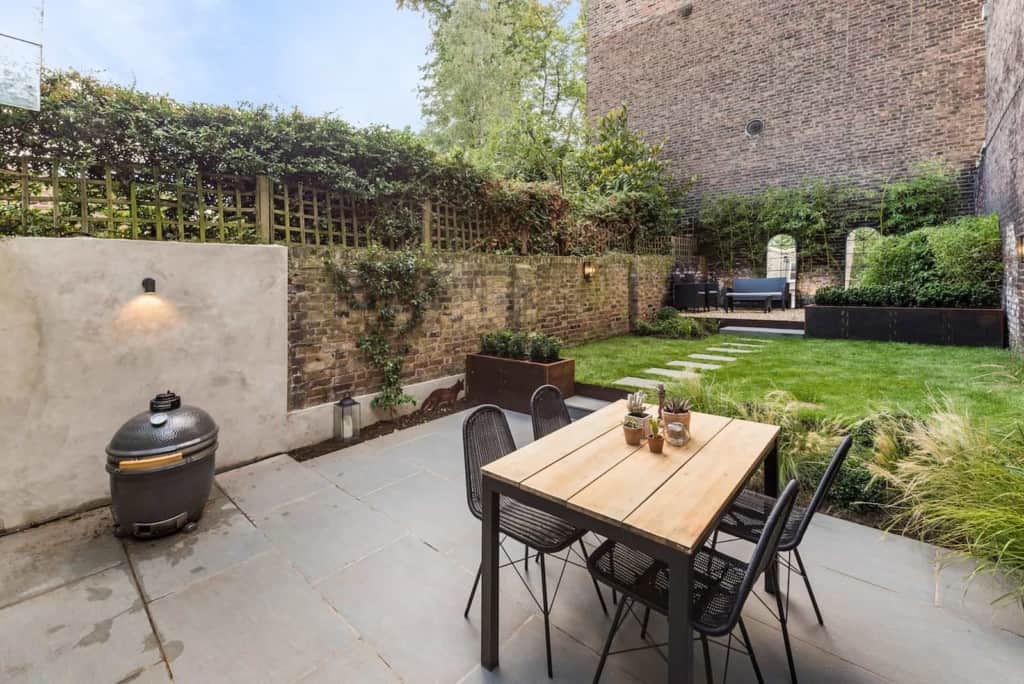 Contemporary garden design and landscaping in Islington.jpg