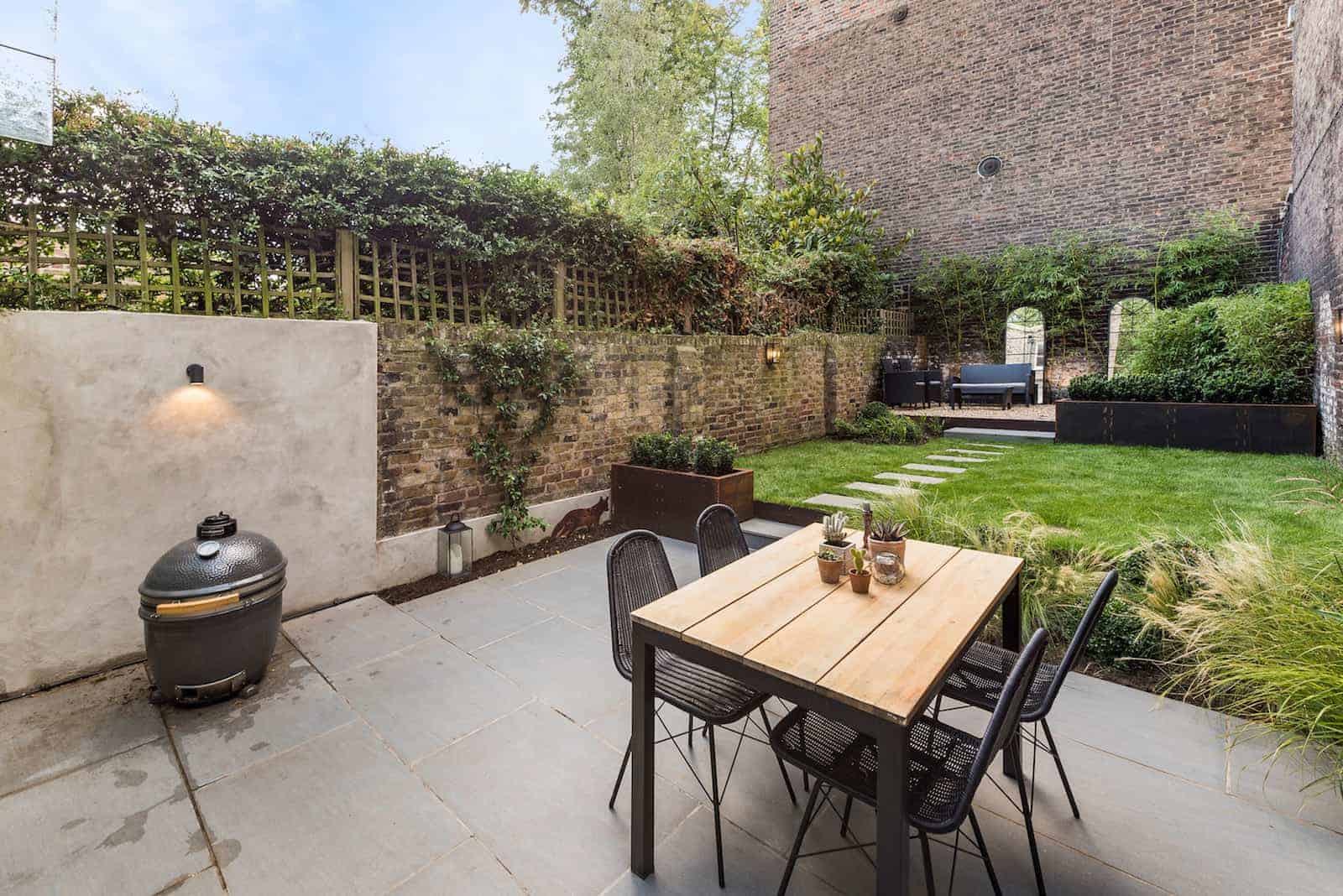 Contemporary garden design and landscaping in Islington.jpg