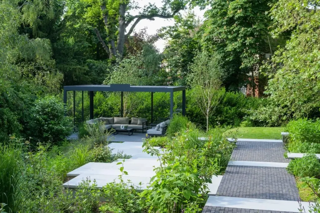 award winning garden paving installation image 3